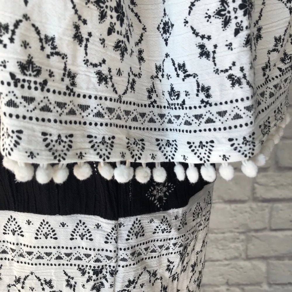 MUDD Black & White Off the Shoulder ROMPER Size S - Image 4