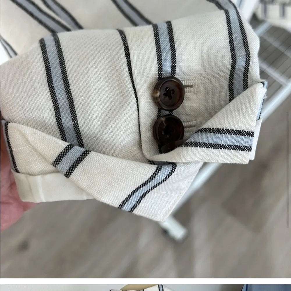 White Linen Pinstripe Blazer - Image 13