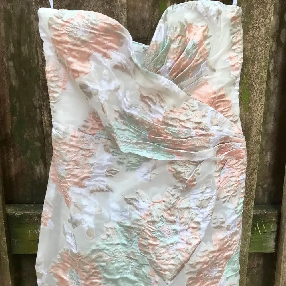 LuLu' s "Keep The Drama" white fitted strapless dress size x-small - Image 3