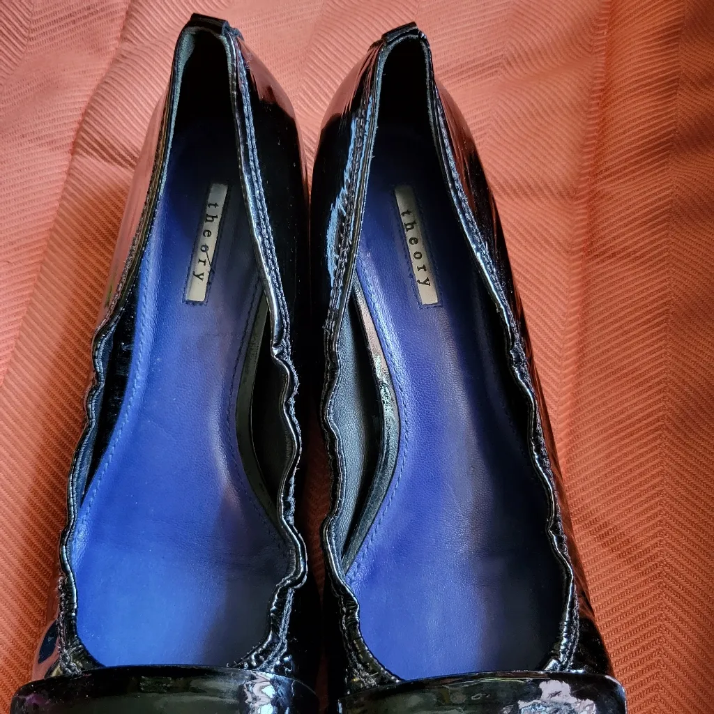 Theory Patent Leather Wedge Ballet Flat . Black - Image 5