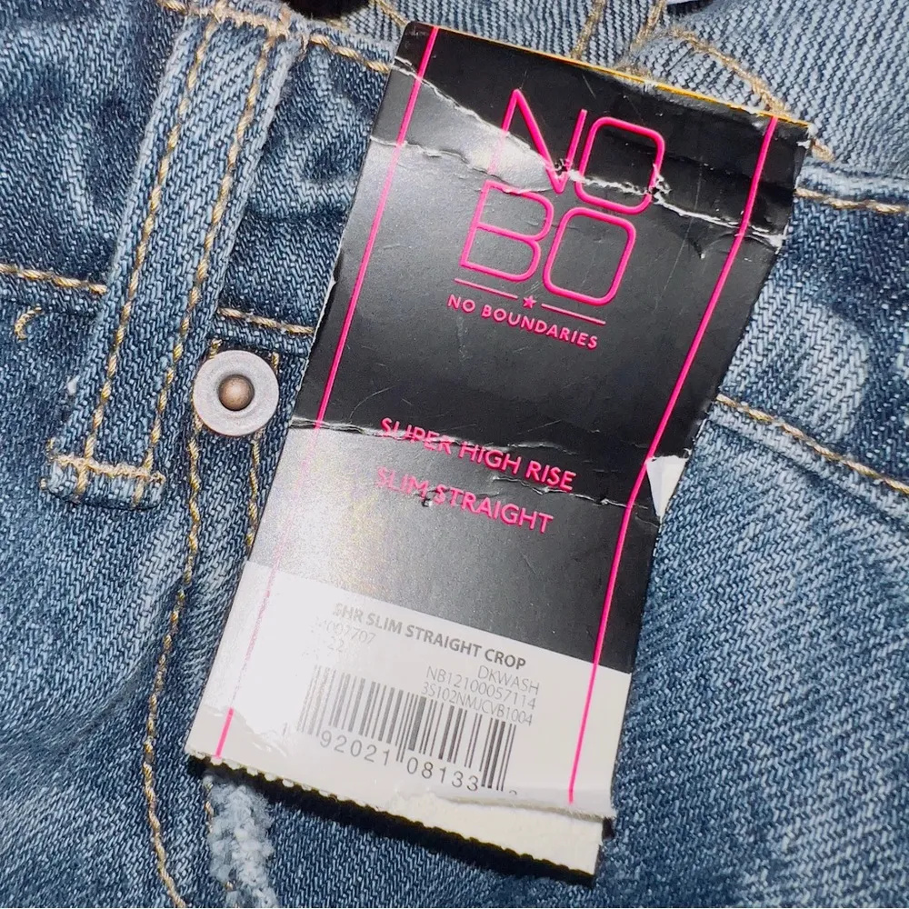 NWT No Boundaries Medium Wash Denim Super High Rise Slim Straight Crop Jeans 11 - Image 5