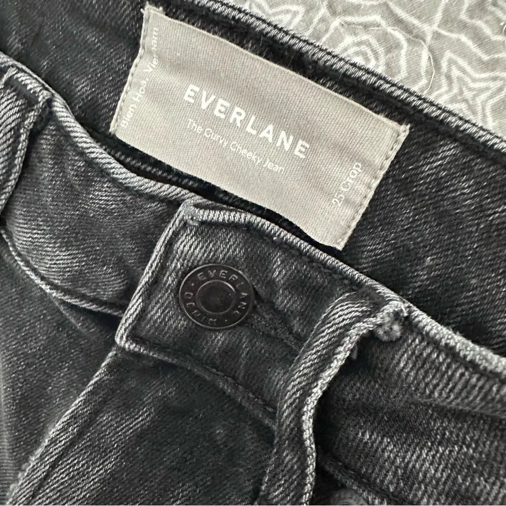 Everlane The Curvy Cheeky Crop Jean in Washed Black Denim Size 25 - Image 8