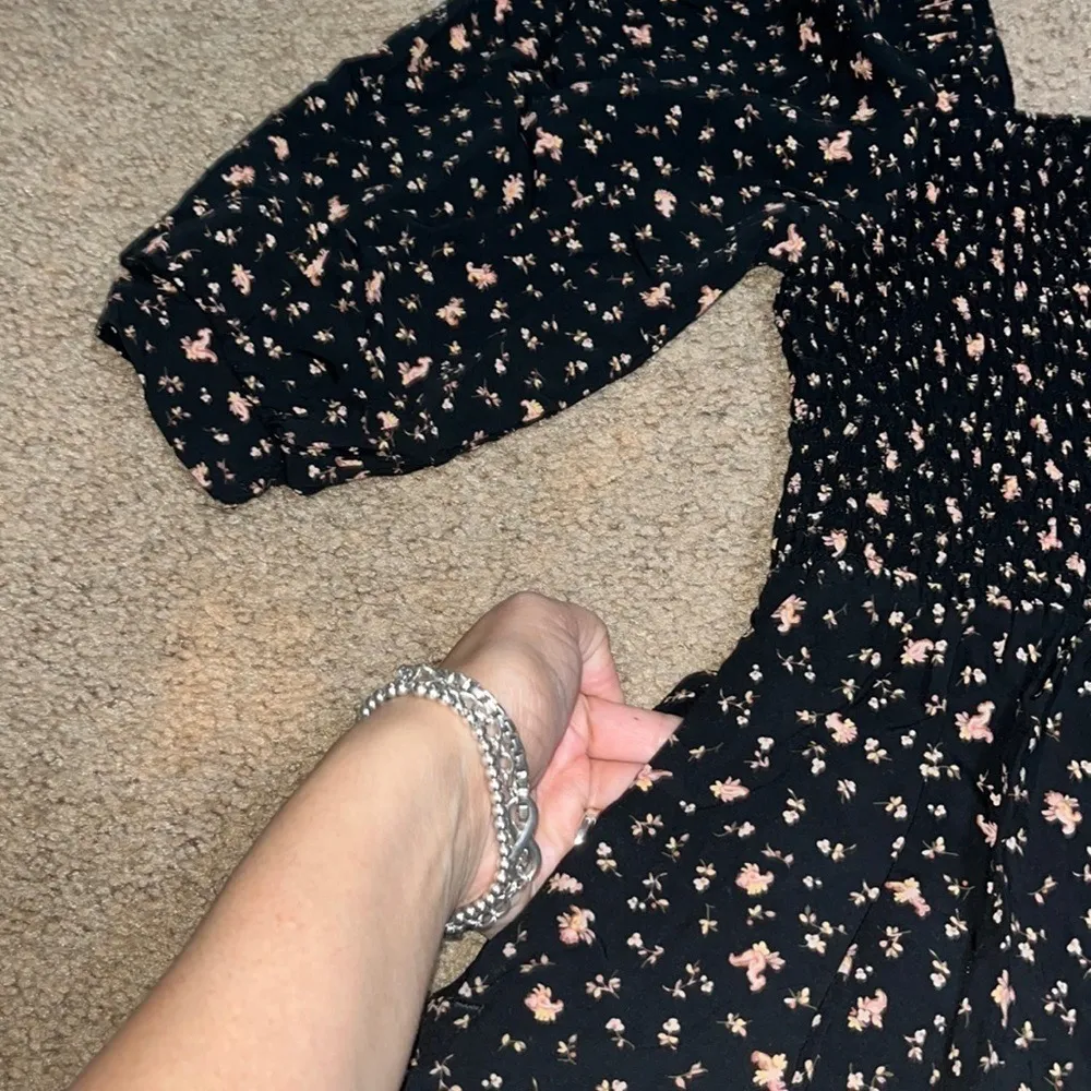 Madewell Lucie Elbow-Sleeve Smocked Wide-Leg Jumpsuit Black Floral Stem Scatter - Image 7