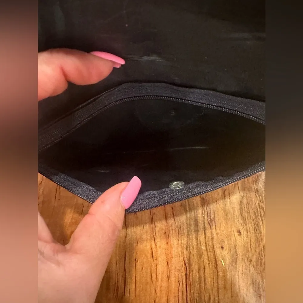 Mini Wallet or Checkbook Holder EUC - Image 4