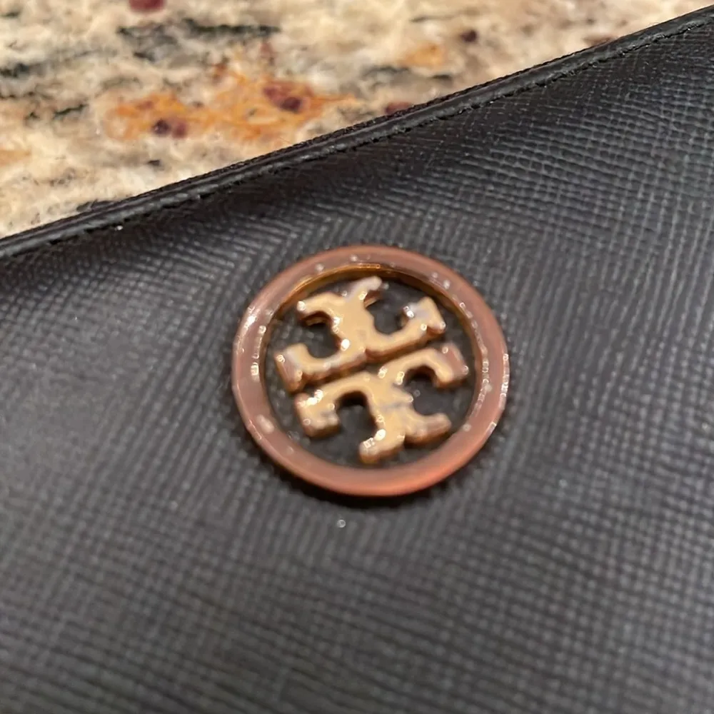 Tory Burch Black Zippy Wallet - Image 5