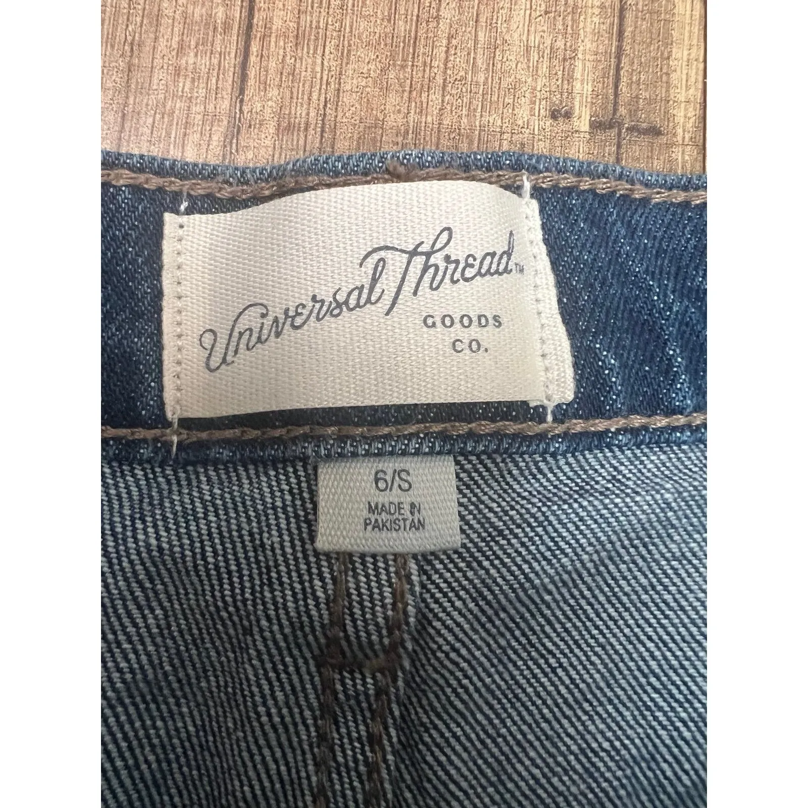 Universal Threads Universal Thread Womens 6/S High Rise Flare Jeans Medium Blue Wash‎ Flared NWOT - Image 5