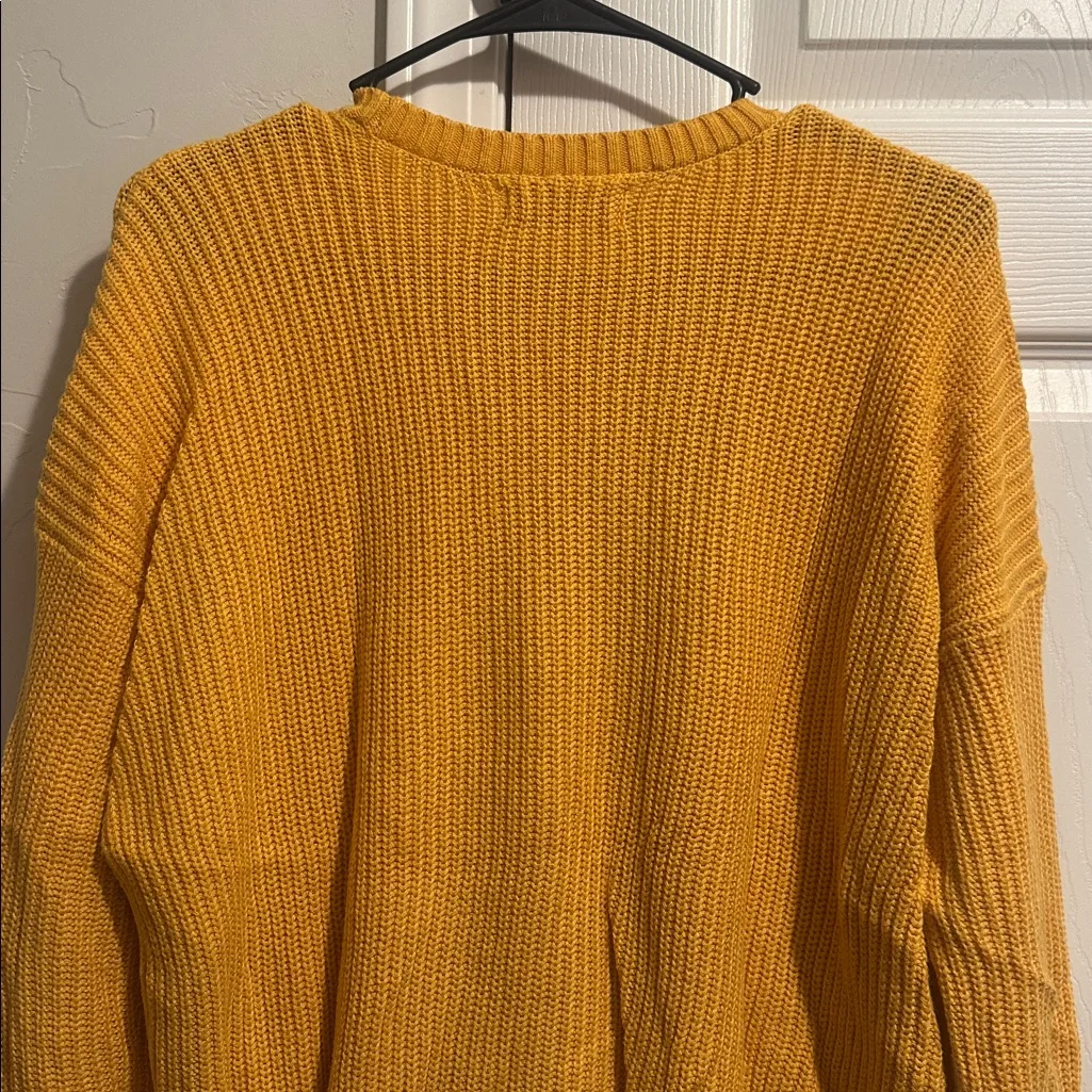 Yellow Hollister Sweater - Image 7