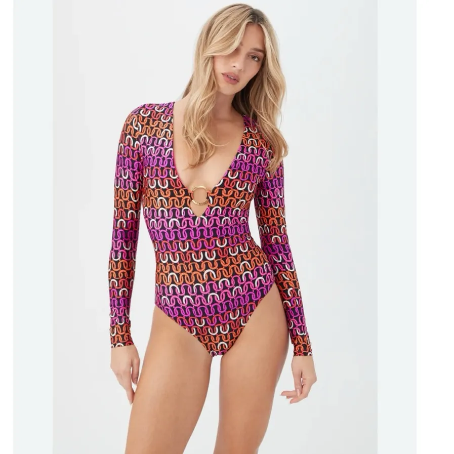 NWT TRINA TURK  ECHO LONG SLEEVE RING FRONT ONE PIECE PADDLE SUIT - Image 3