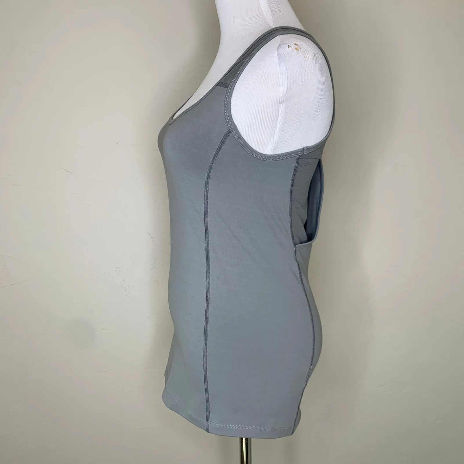 Colosseum Light Gray Workout Tank Top Sz Small - Image 4