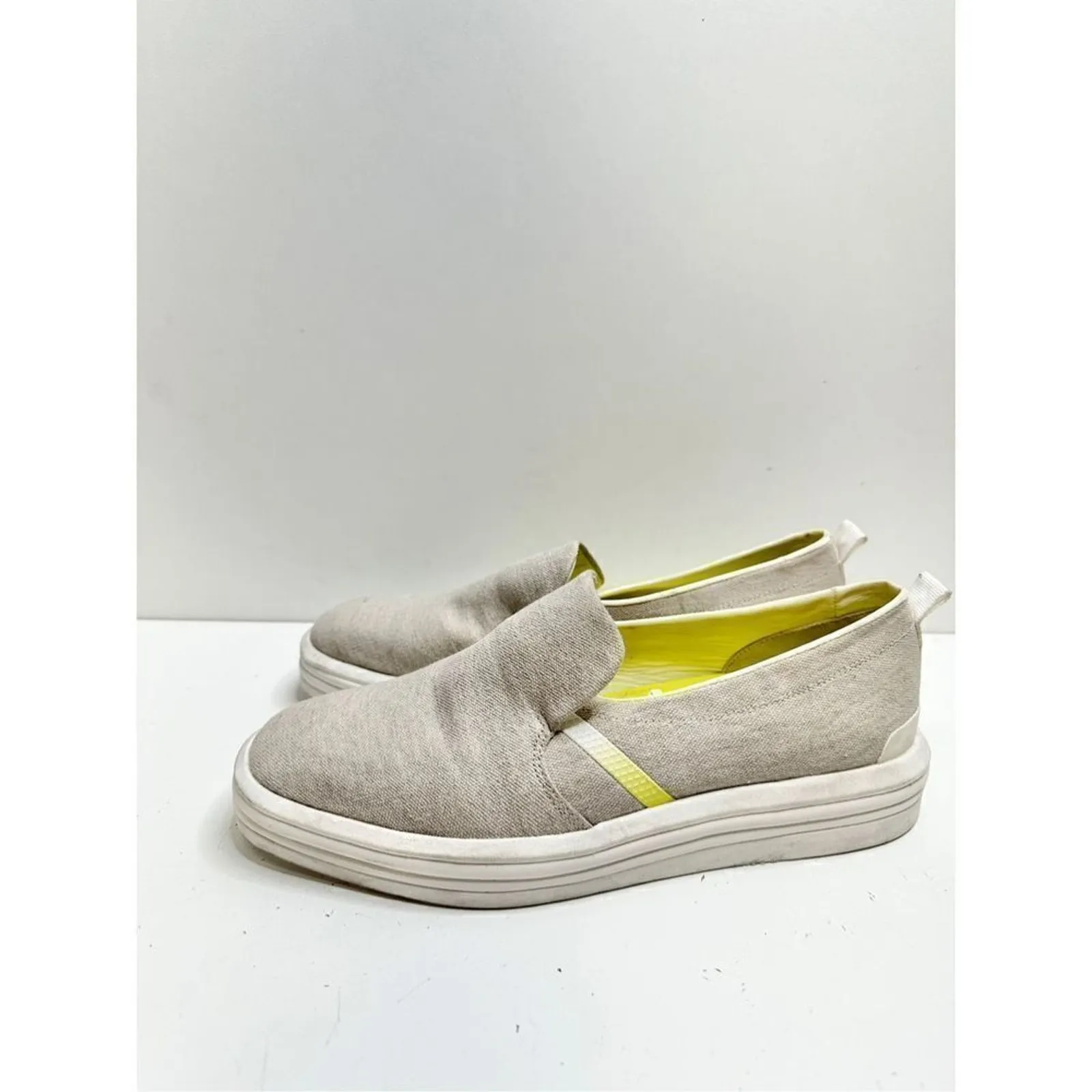 Franco Sarto Sneaker Size 7 Gray White Canvas Slip On Style - Image 2