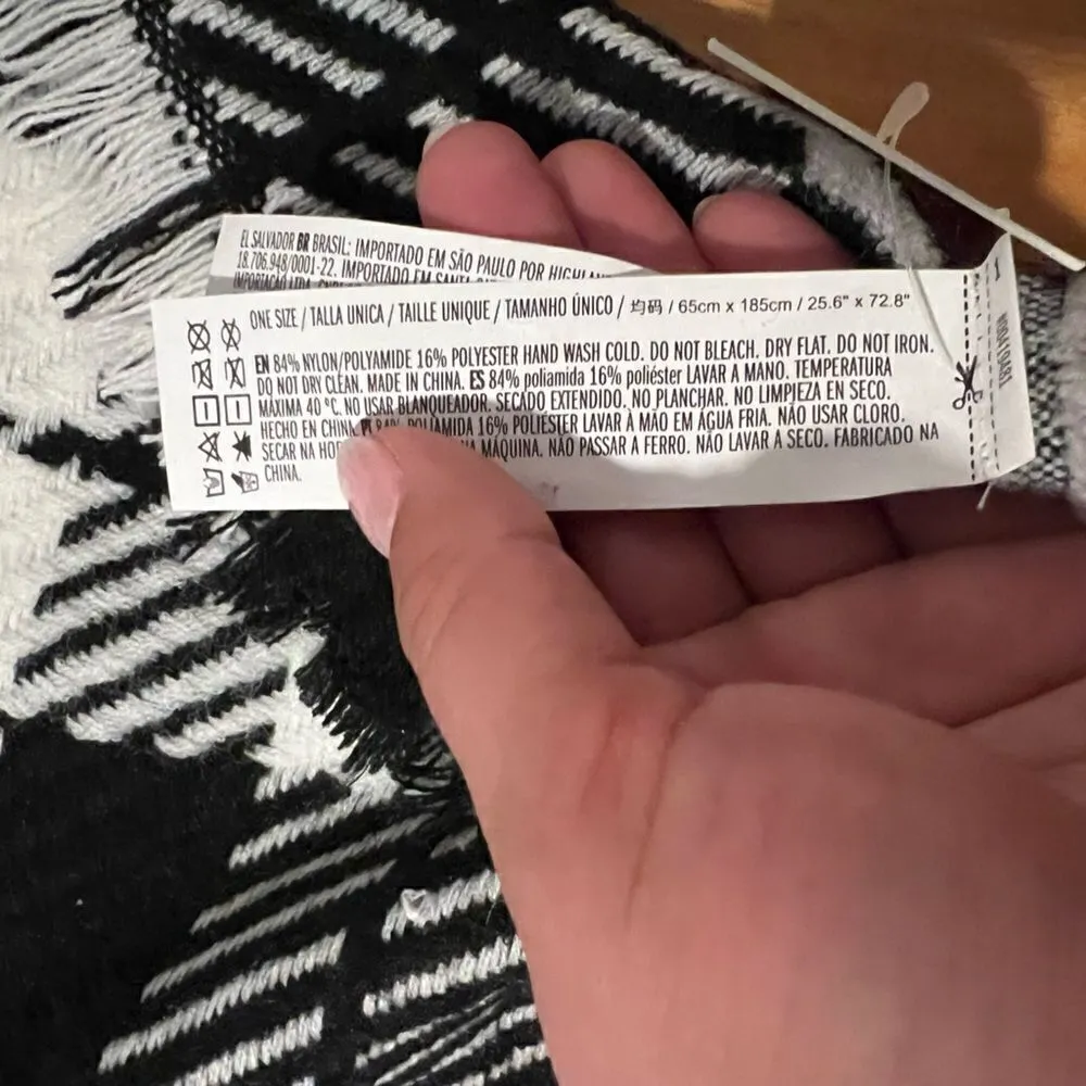 NWT Forever 21 Black & White Plaid Checkered Blanket Scarf - Image 8