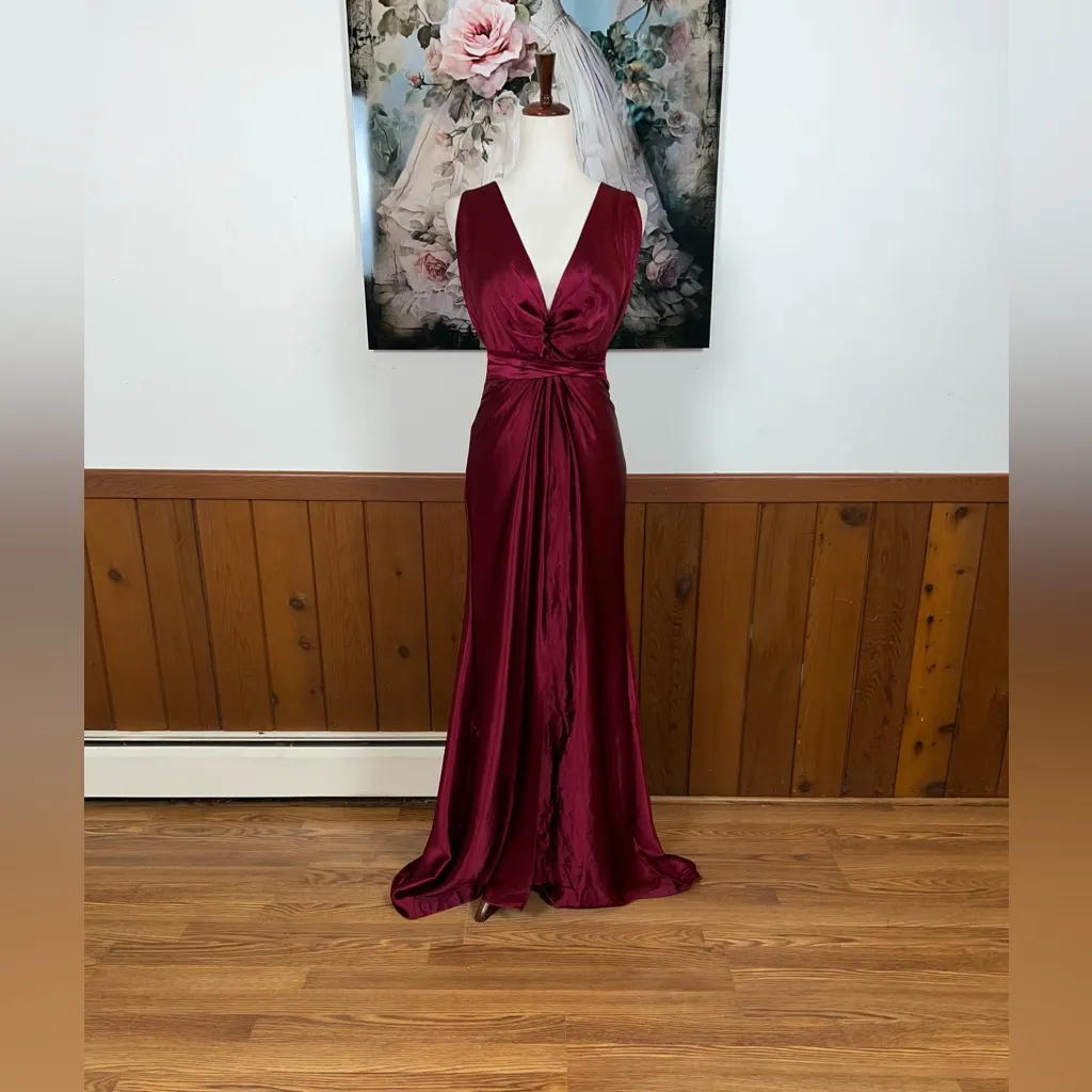 Gorgeous Vintage Y2K Nicole Bakti Ruby Satin Evening Gown! - Image 3