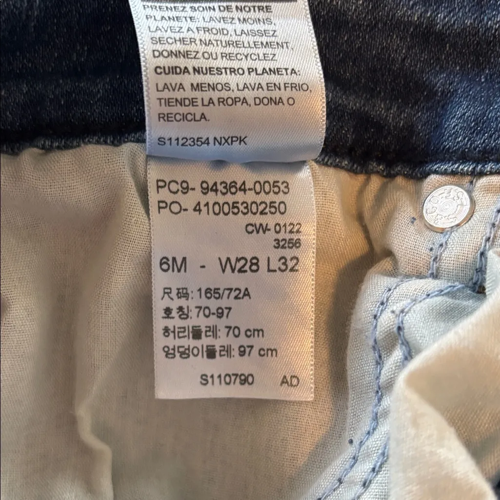 LEVI’s Signature Women's Boot Cut Jeans - Image 4