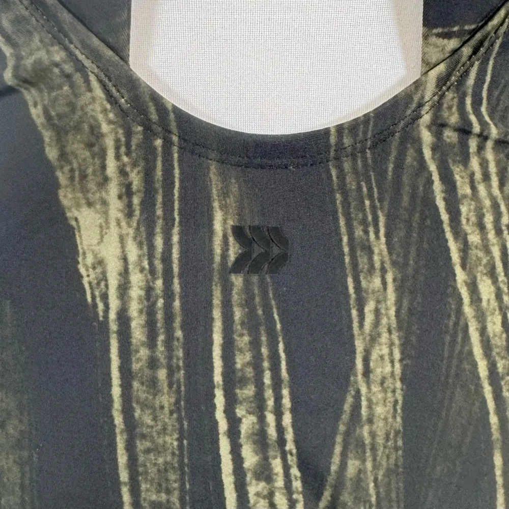 All in Motion black and olive green strappy back one piece swimsuit size medium - Image 6