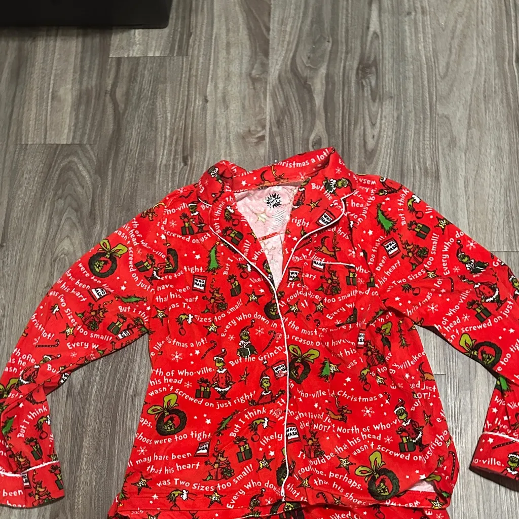 Women's Red Holiday Pajama Set Size L - Image 3