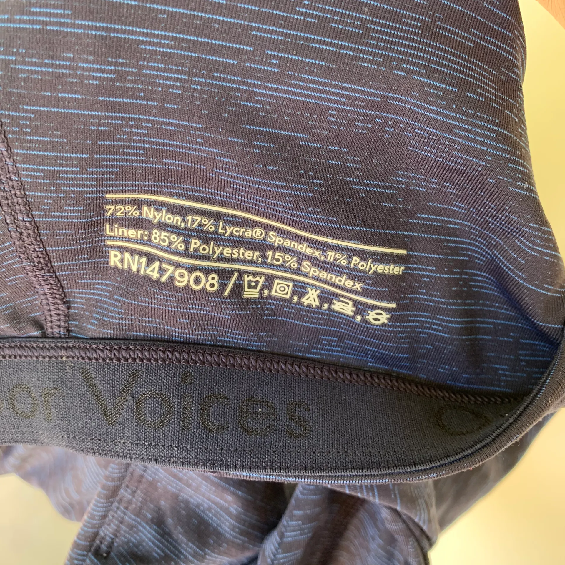 Move Free Crop Top - Image 5