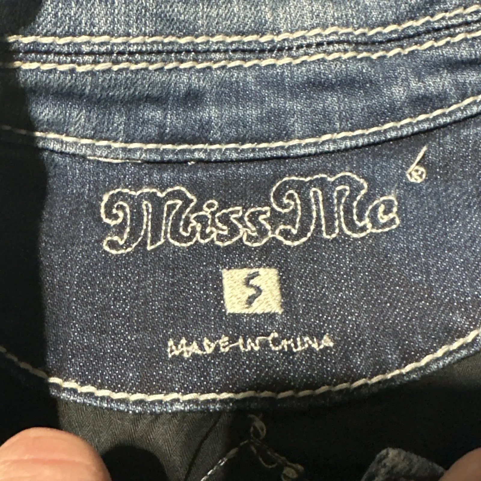 Miss Me Jean Jacket Women's SZ S Blue Denim Rhinestone Cropped Long Sleeve - Image 10