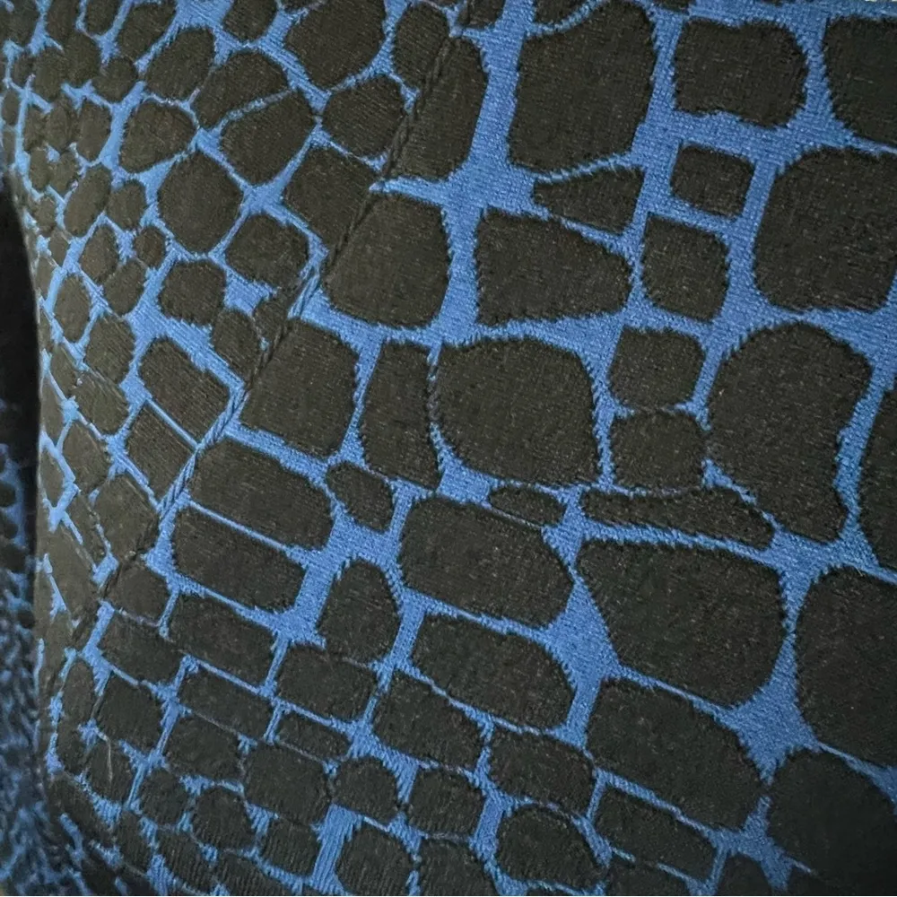 Shoshanna Blouse Shirt Top Womens Size 2 long sleeve blue leopard print EUC - Image 5