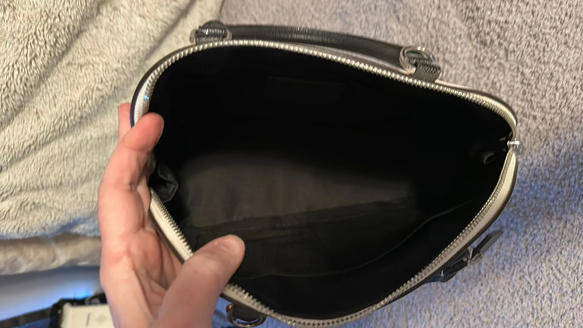 White and Silver Leather Coach Handbag  - Image 8