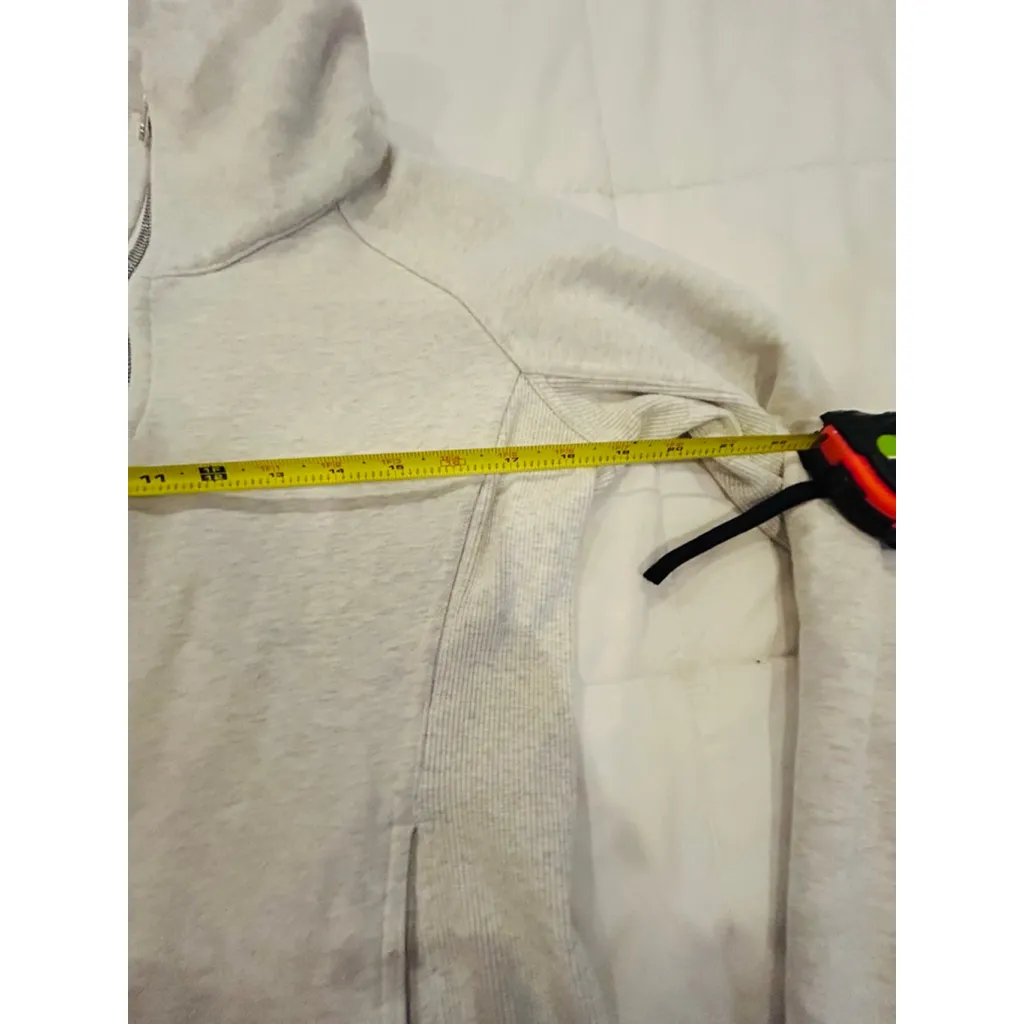 Lululemon Radiant Jacket Full
Zip Heathered gray Size 8 - Image 6