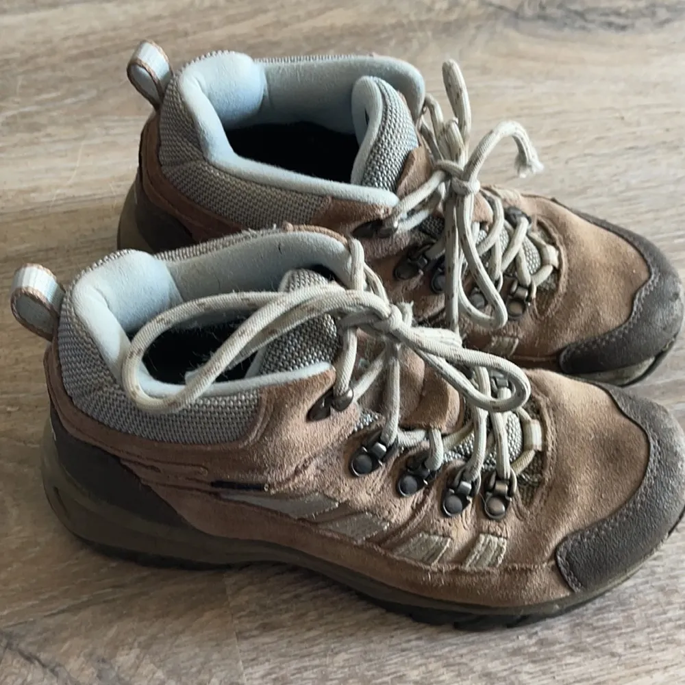 L.L Bean Hiking Shoes Tan Size undefined - Image 2