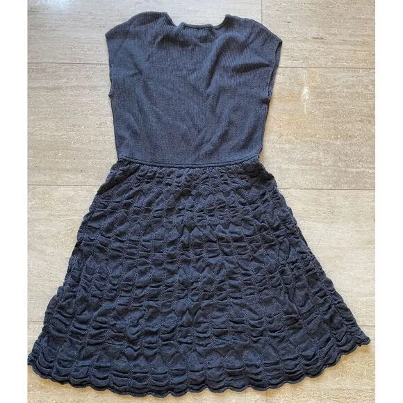 Nine West Gray V-Neck Knit‎ Dress with Textured Skirt Medium - Image 5