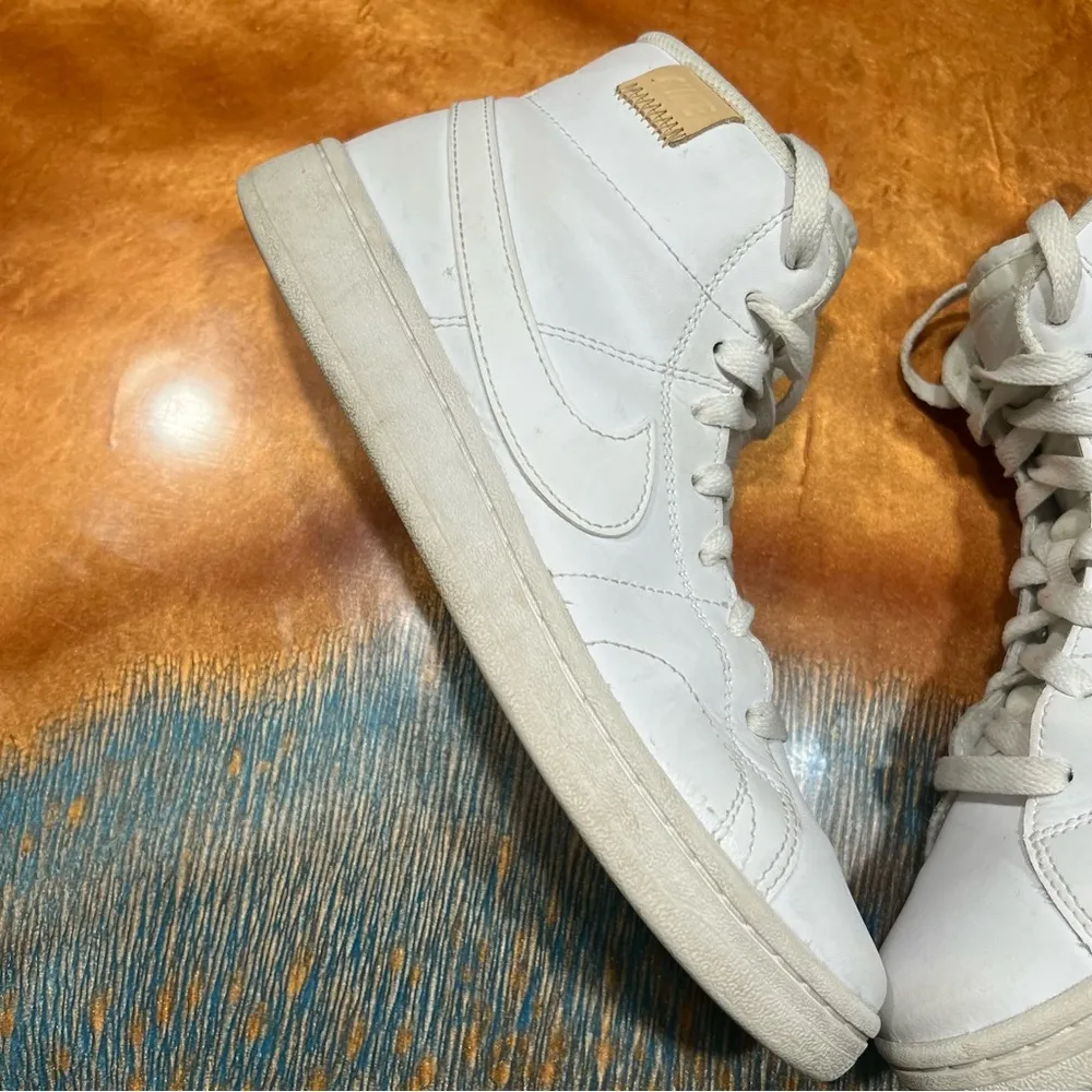 Nike Court Royale 2 Mid Triple White lace up sneakers size 8.5 - Image 3