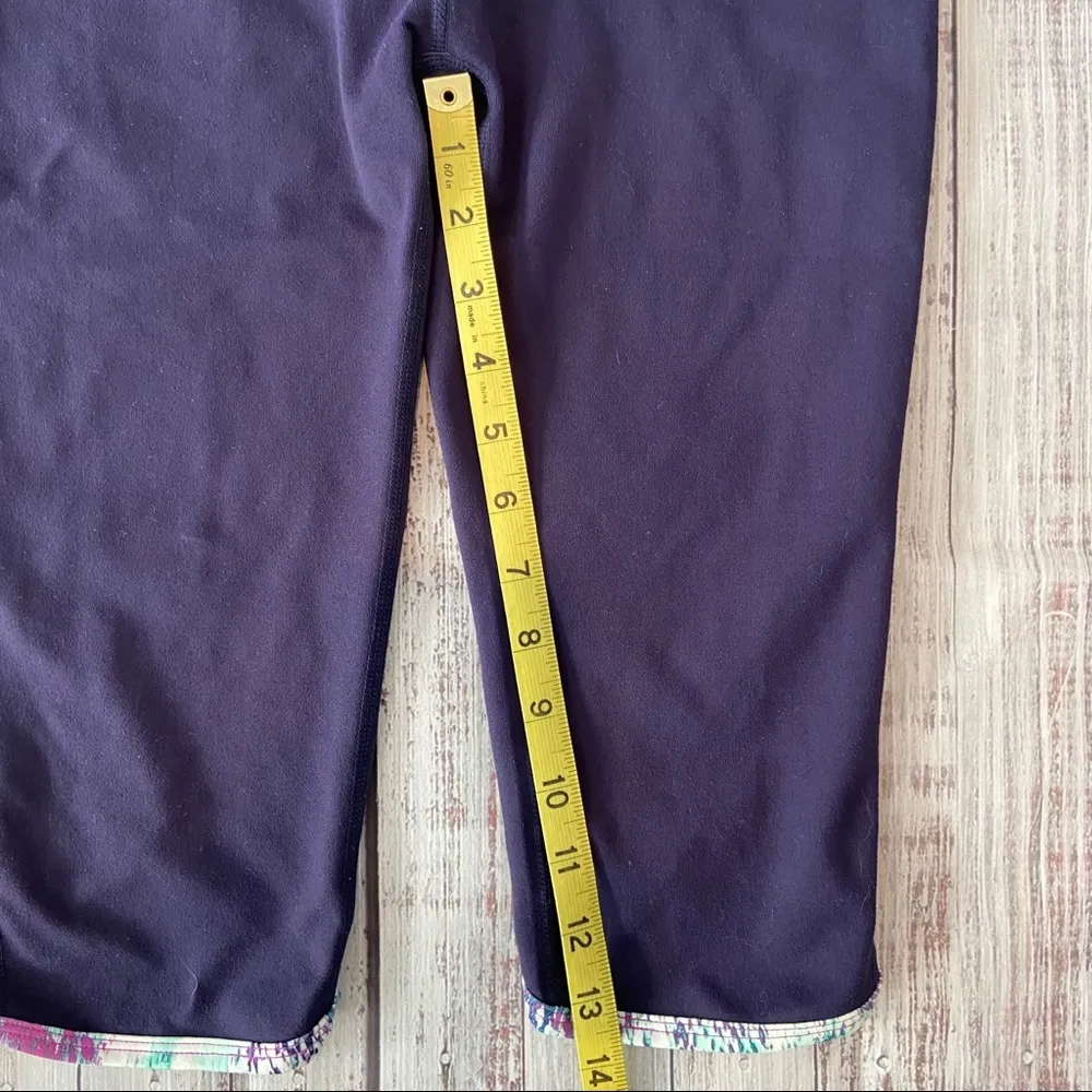 Fabletics Rio Run Crop Capri Leggings. Size XSmall. EUC - Image 5