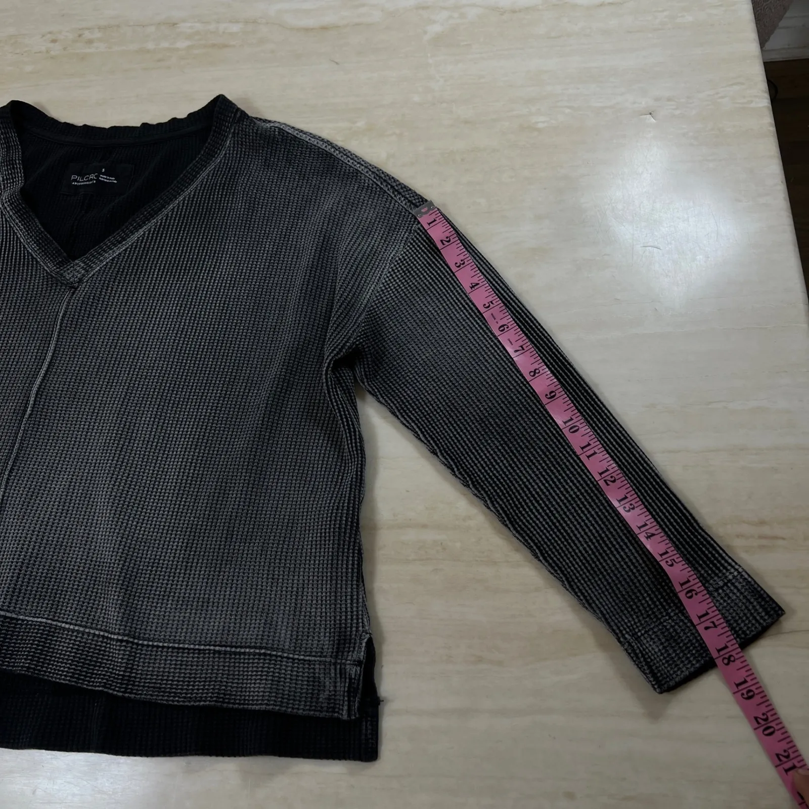 Pilcro Anthropologie Charcoal Waffle Knit V Neck Long Sleeve Top Size S - Image 11