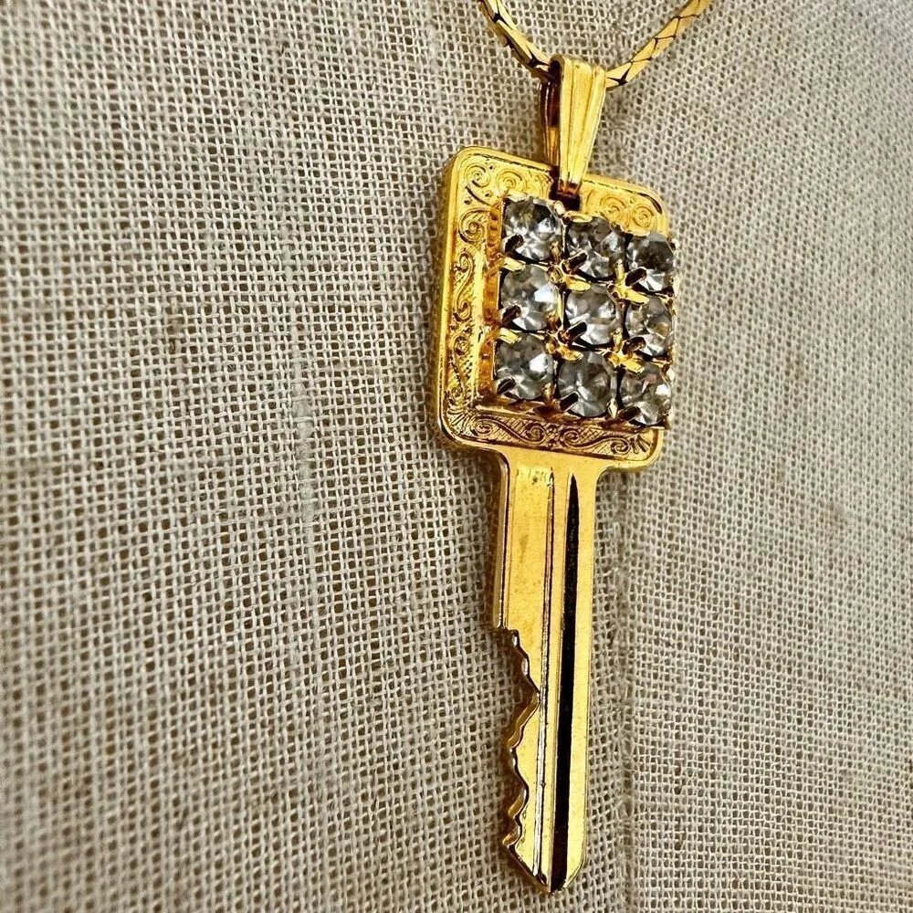 Gold tone rhinestone key pendant necklace - Image 3