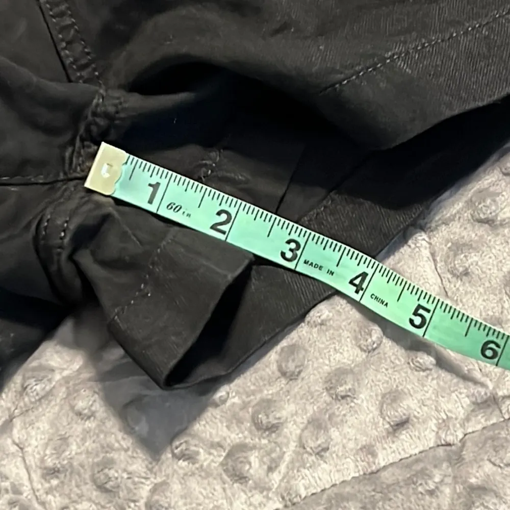 Celebrity Pink size 11/30 black shorts junior girls pockets front buttons & zips - Image 3