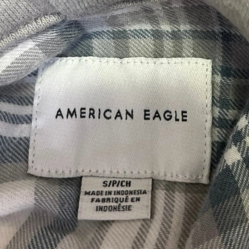 American Eagle Gray Plaid Cozy Cabin Flannel Crop Hoodie Hooded Shirt Top Size S - Image 5