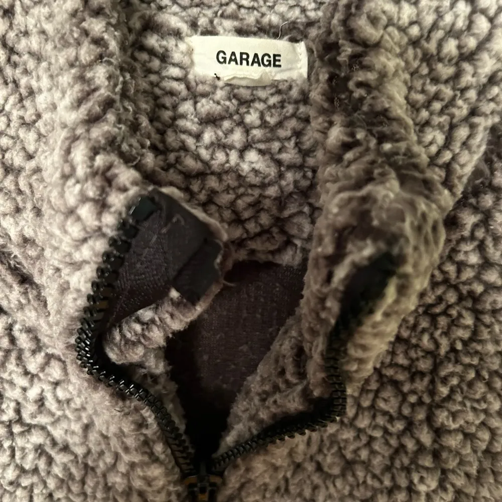 Women’s Garage fleece jacket - Image 3