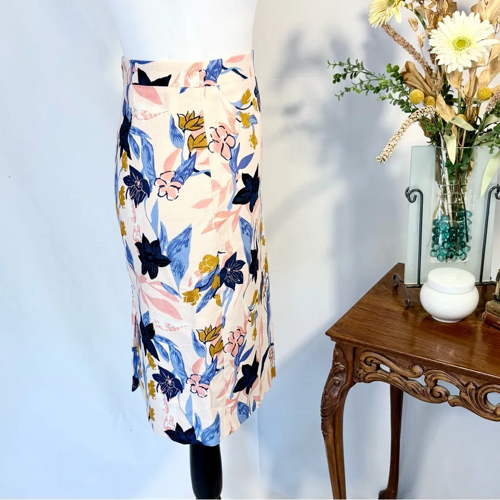 J.Crew Textured Weave Floral Print Pencil Skirt in Pink, Blue & Mustard Sz 6💚 - Image 3