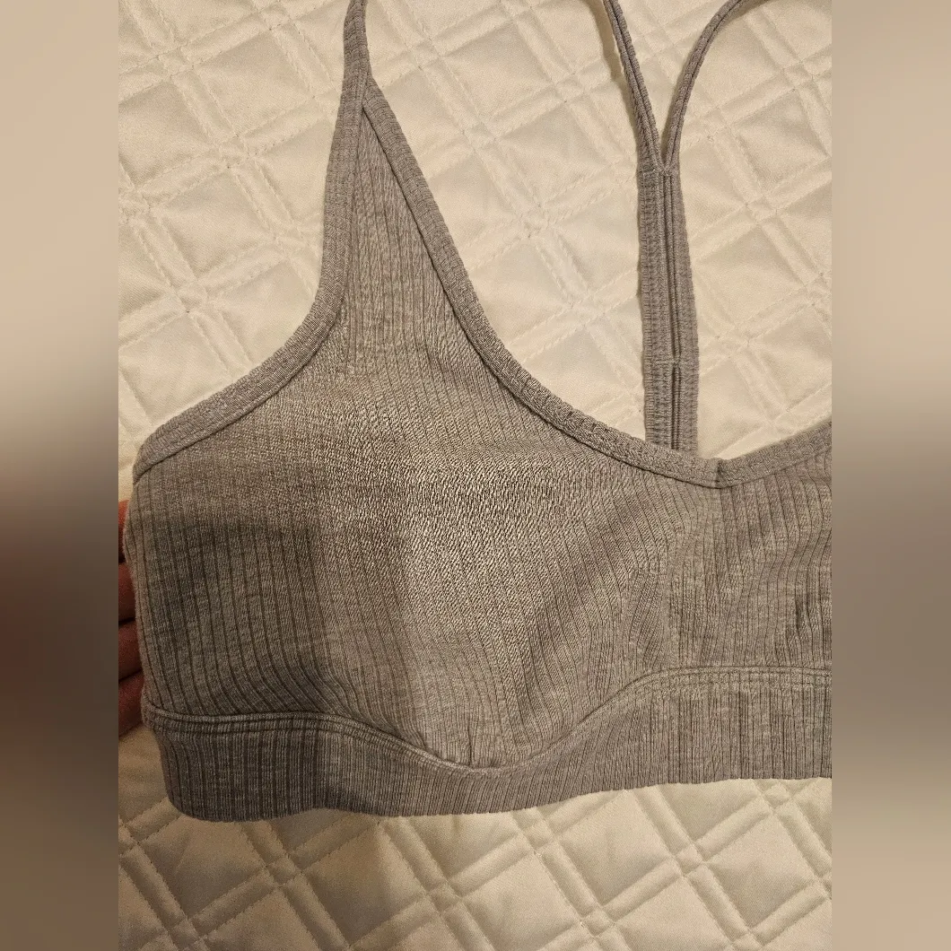 Alo Yoga Bra - Image 3