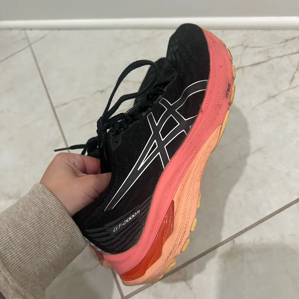 Asics Black GT-2000 11 Sneakers Size 7.5 US - Image 4