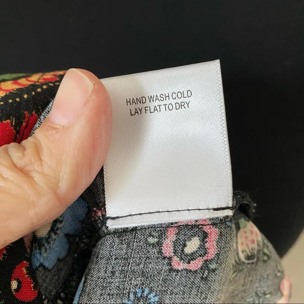 NWOT ModCloth Masterpiece Sleeveless Lace-Up Top in Folksy Floral Print - Image 7