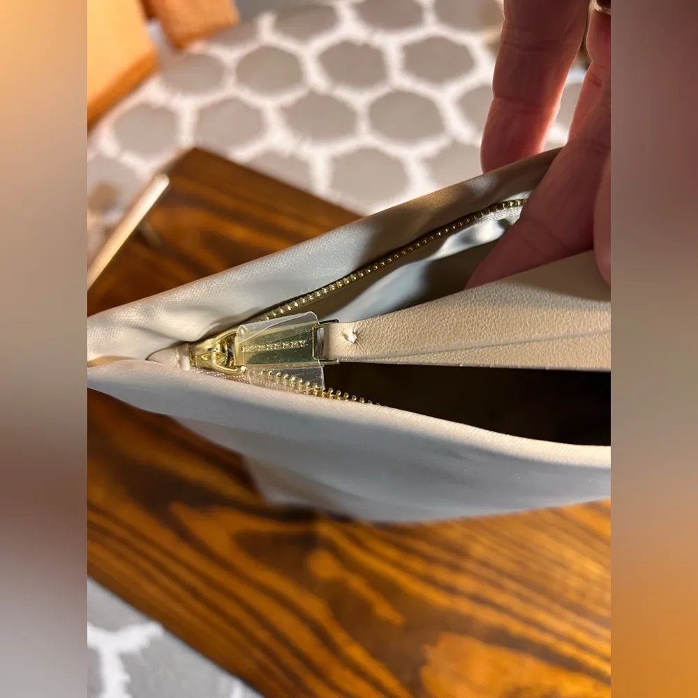 Burberry NEW Taupe Cosmetic Tote Bag satin, zip top brand new perfect gifting - Image 5