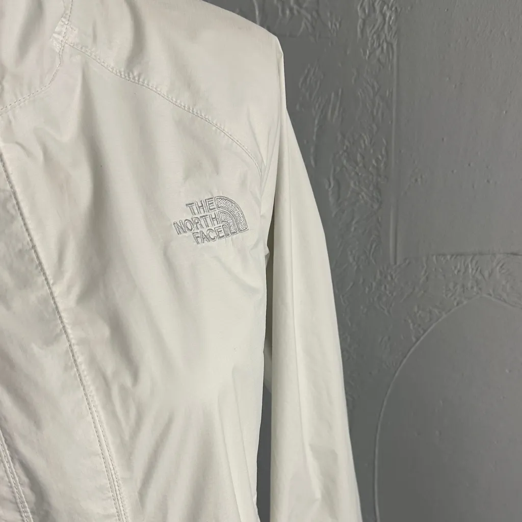 The North Face DryVent Women’s Jacket – White Waterproof-Feel. - Image 4