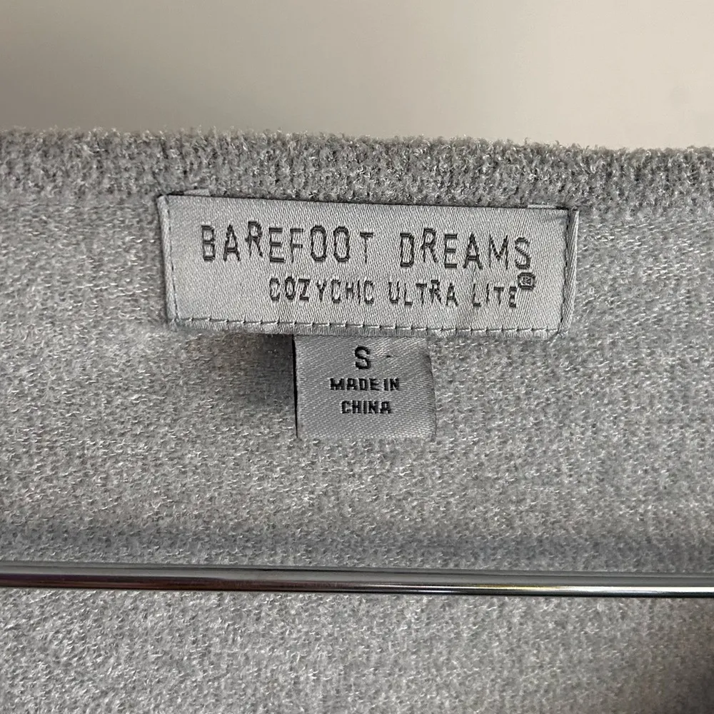 Barefoot Dreams CozyChic Ultra Lite Tie-Front Top size Small - Image 3