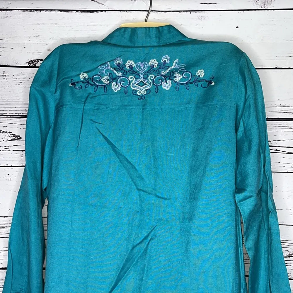 Susan Graver NWT Size M Blue Embroidered Linen/Rayon Blend Button Down Shirt Top - Image 3