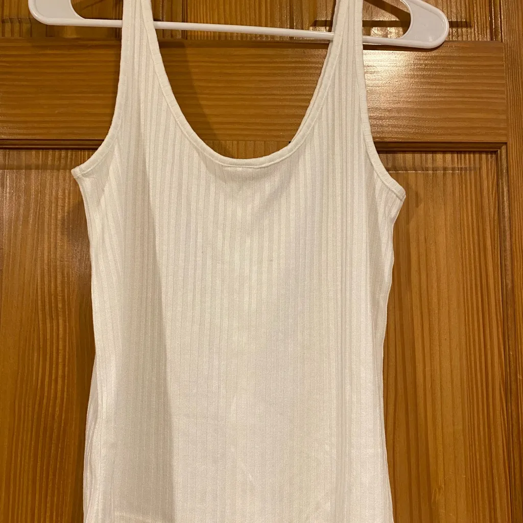 Elegant White Button - Image 2