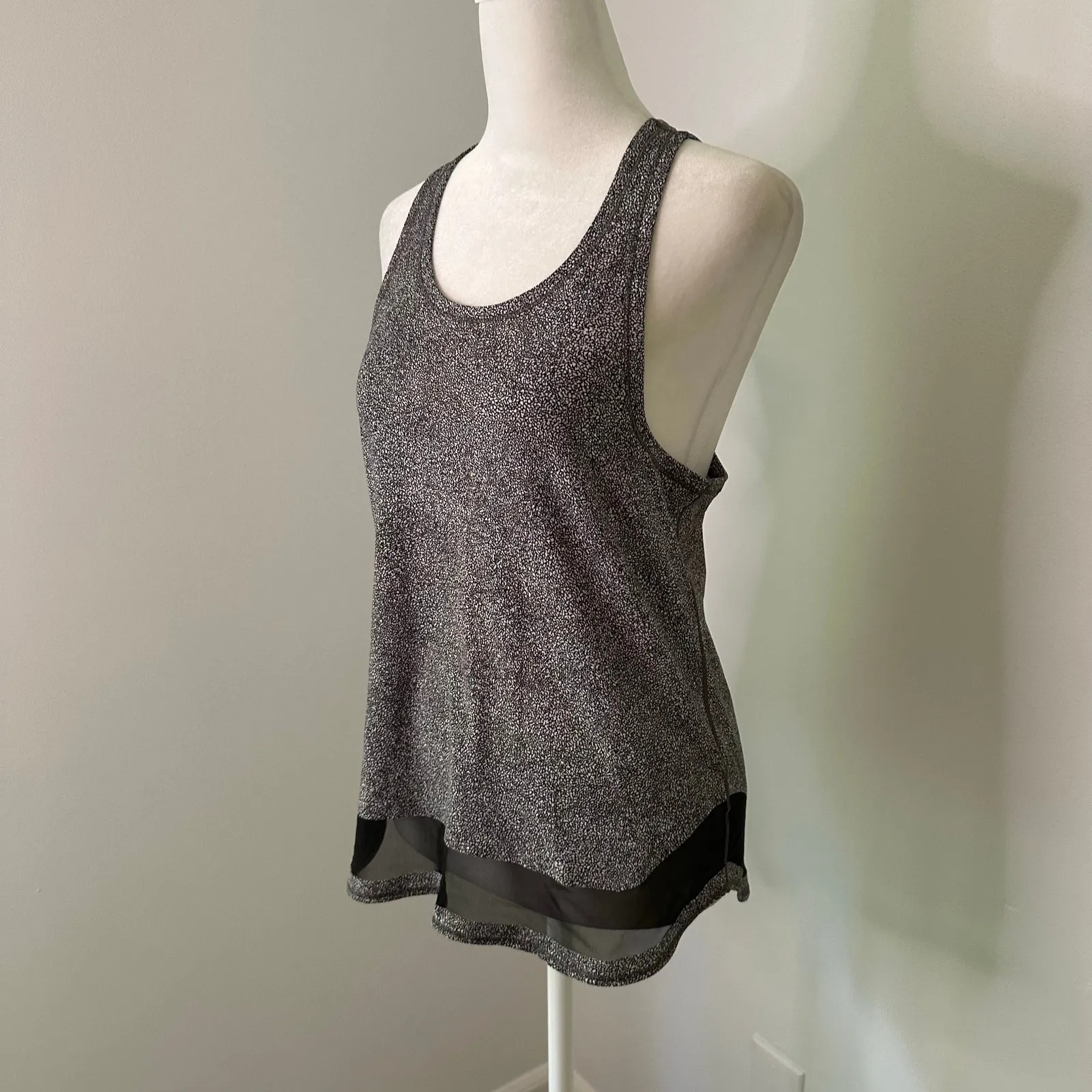 Lululemon black & white speckle pattern racerback tank top - Image 3