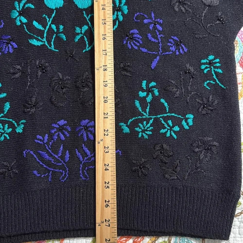 Vintage KORET women's size medium embroidered beaded floral sweater teal purple - Image 3