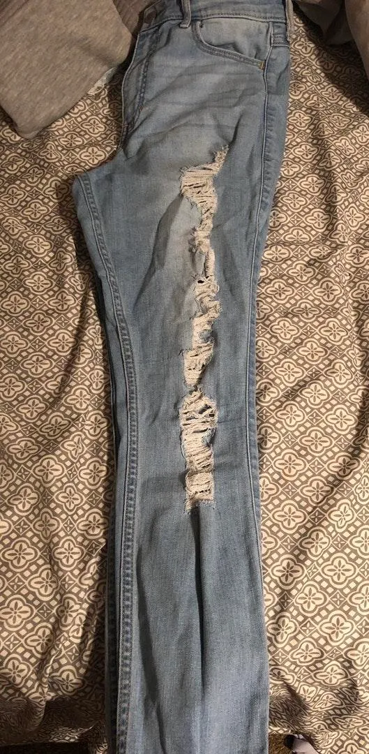 Hollister Ripped Jeans - Image 5