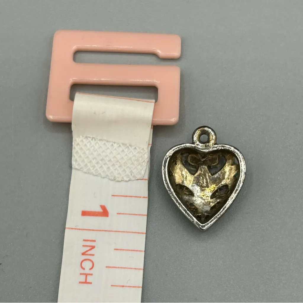 Vintage Gold Tone Sacred Heart Charm | Ornate Antique Style Pendant - Image 4