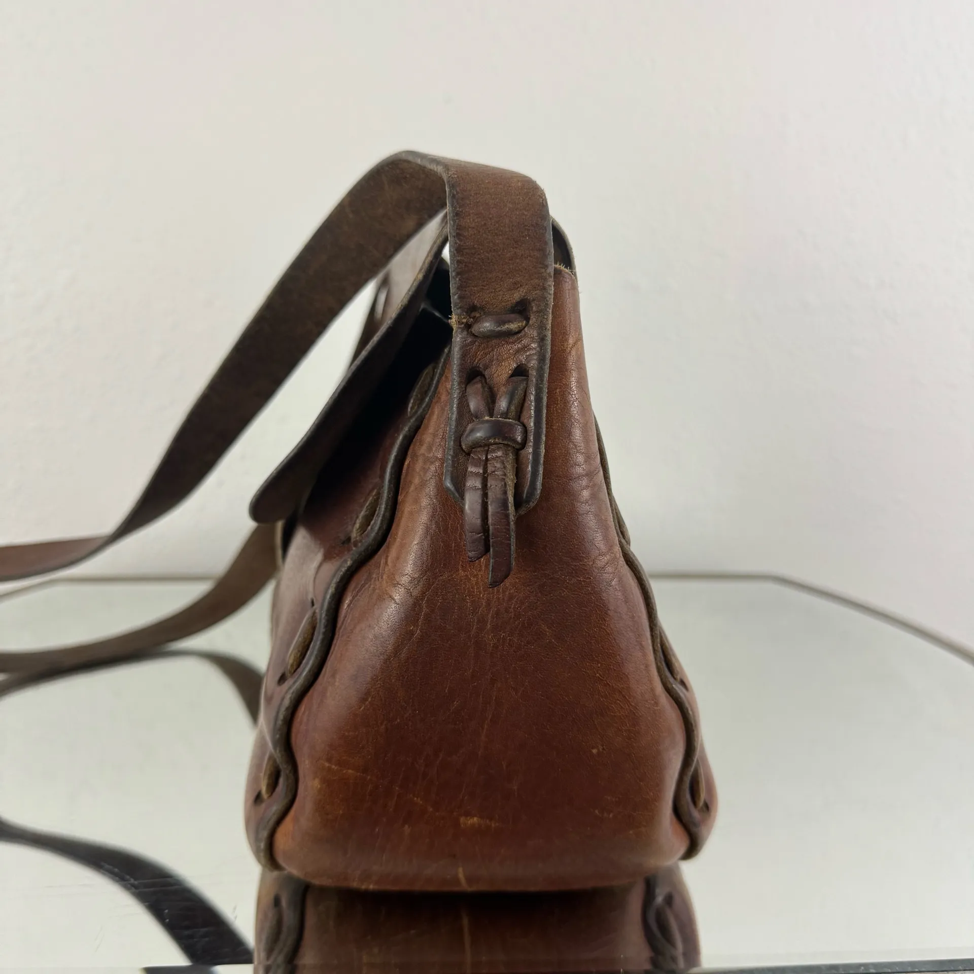 Vintage 90s Brown Tooled Leather Flower Butterfly Boho Crossbody Saddle Bag - Image 9