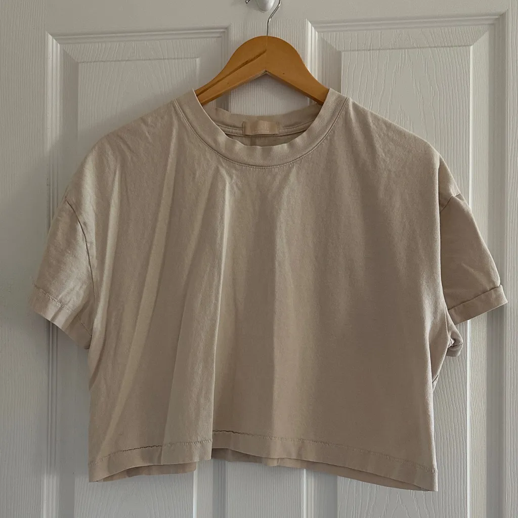 Nuuds Crop Top Tshirt Size M - Image 2