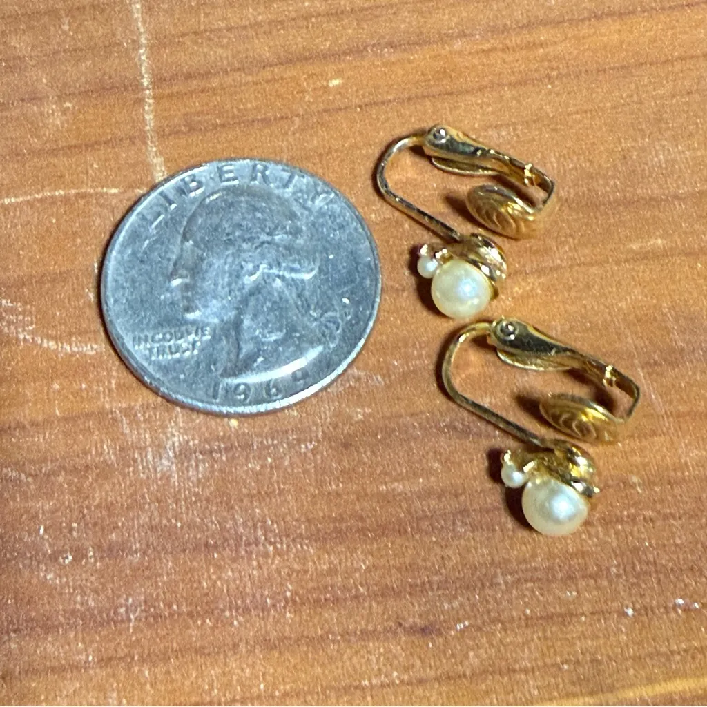 Vintage Faux Pearl Stud Clip on Earrings. Gold - Image 3