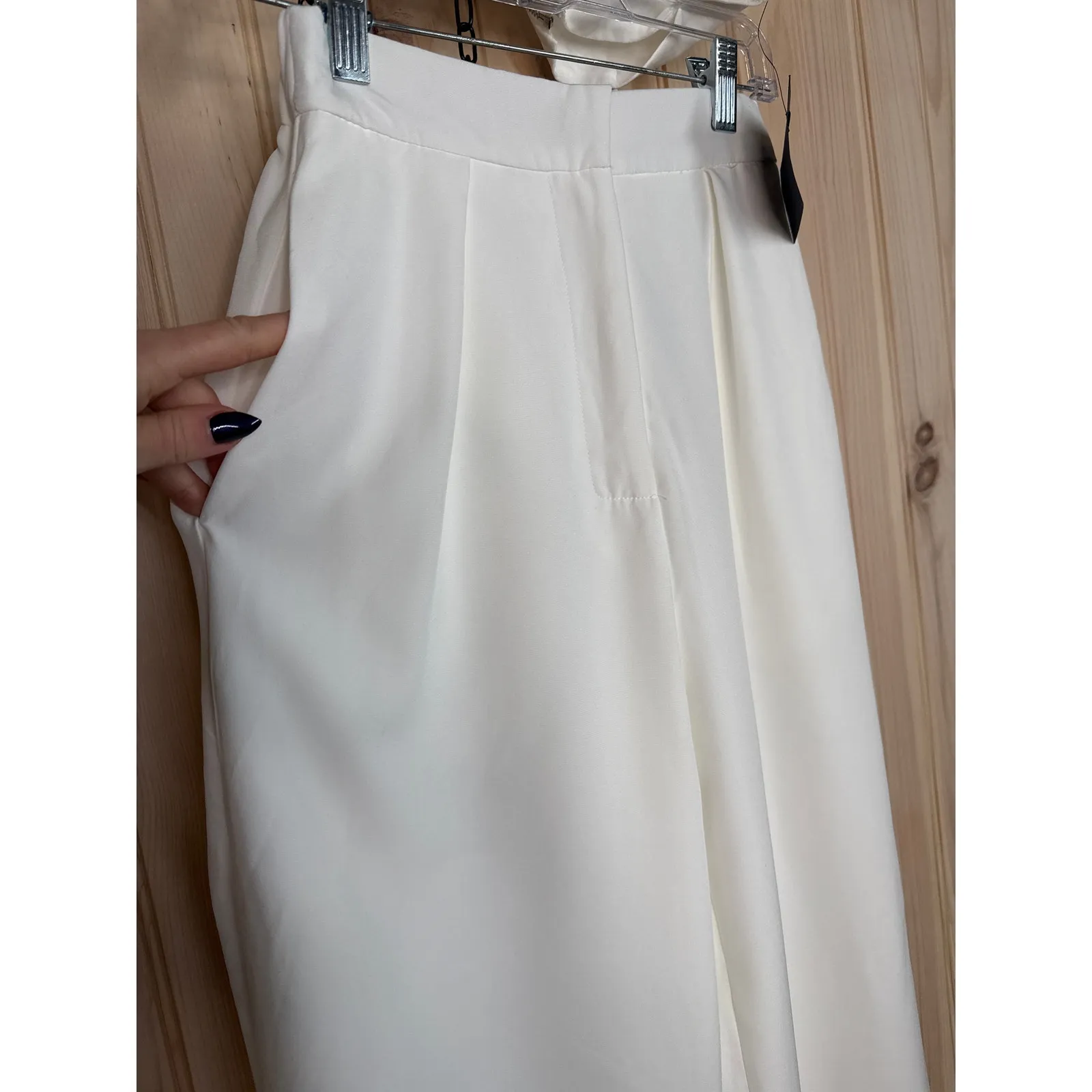 NWT Lulus Captivating Entrance White Off-the-Shoulder Two-Piece Jumpsuit Sz XS - Image 4